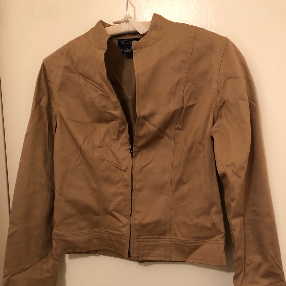 Light weight jacket